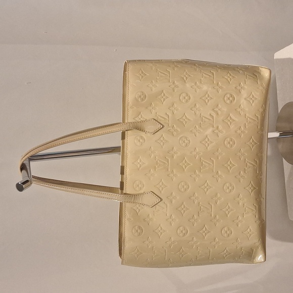 Louis Vuitton Cream Iridescent Patent Leather Tote - Picture 4 of 16